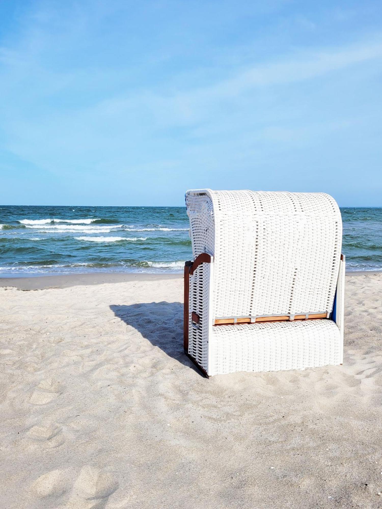 Moderne 1 Zimmer Ferienwohnung Mit Sonnenterrasse Und Parkplatz, In Ruhiger Lage, Nur Wenige Gehminuten Zum Ostsee Sandstrand Scharbeutz Zewnętrze zdjęcie